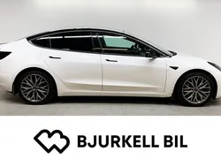 Vit Begagnad 2021 Tesla Model 3 Long Range Sedan | 254 000 kr (Marknadspris)