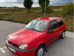 Röd Begagnad 2002 Ford Fiesta Halvkombi | 15 000 kr (Superpris)