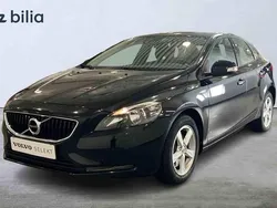 Svart Begagnad 2018 Volvo V40 Kombi | 179 900 kr