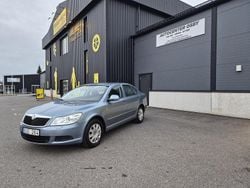 Ljusblå (blå) Begagnad 2009 Skoda Octavia Halvkombi | 37 900 kr (Bra pris)