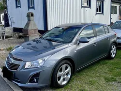 Grå Begagnad 2013 Chevrolet Cruze Halvkombi | 55 000 kr (Marknadspris)
