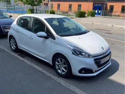 Vit Begagnad 2015 Peugeot 208 Halvkombi | 60 000 kr (Bra pris)