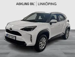 Vit Begagnad 2022 Toyota Yaris Cross Active SUV | 249 000 kr (Marknadspris)