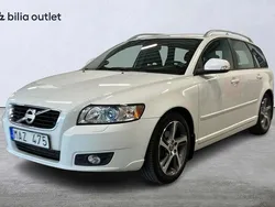 Vit Begagnad 2011 Volvo V50 Momentum Kombi | 84 000 kr (Lite dyr)