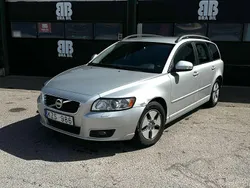 Ljusgrå (grå) Begagnad 2010 Volvo V50 Momentum Kombi | 69 900 kr (Lite dyr)