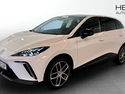 Vit Begagnad 2023 MG MG4 EV Trophy Halvkombi | 369 900 kr (Superpris)