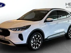 Vit (white) Ny 2024 Ford Kuga Active SUV | 412 300 kr (Superpris)