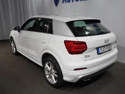 Vit Begagnad 2017 Audi Q2 Sport SUV | 184 900 kr (Marknadspris)