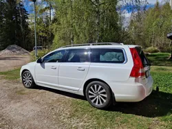 Vit Begagnad 2014 Volvo V70 Momentum Kombi | 89 000 kr (Marknadspris)