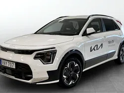 Vit (white) Begagnad 2024 Kia e-Niro 2 SUV | 359 900 kr (Lite dyr)