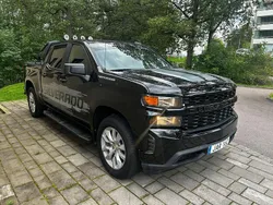 Svart Begagnad 2020 Chevrolet Silverado Van | 299 900 kr