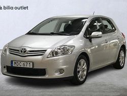 Silver Begagnad 2011 Toyota Auris Halvkombi | 99 900 kr (Dyr)