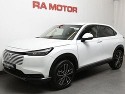 Svart metallic Ny 2025 Honda HR-V Elegance SUV | 339 900 kr (Marknadspris)