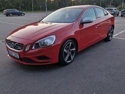 Röd Begagnad 2012 Volvo S60 R-Design Sedan | 84 500 kr (Superpris)
