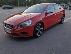 Röd Begagnad 2012 Volvo S60 R-Design Sedan | 84 500 kr (Superpris)