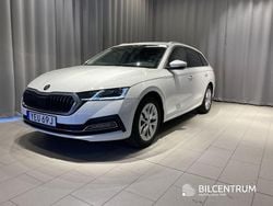 Vit Begagnad 2023 Skoda Octavia Kombi | 254 900 kr (Marknadspris)