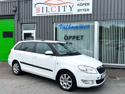 Vit Begagnad 2011 Skoda Fabia Elegance Kombi | 47 900 kr (Marknadspris)