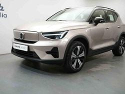 Grå Begagnad 2023 Volvo XC40 Single Motor SUV | 359 900 kr