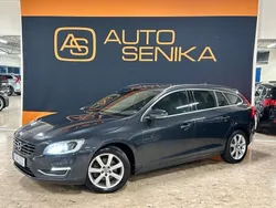 Grå Begagnad 2017 Volvo V60 Momentum Kombi | 129 900 kr (Dyr)
