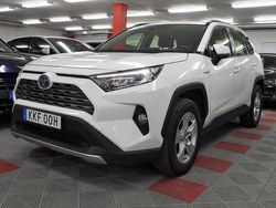 Vit Begagnad 2021 Toyota RAV4 Hybrid Active SUV | 269 500 kr (Lite dyr)