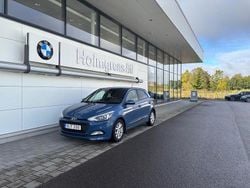 Ljusblå Begagnad 2016 Hyundai i20 Comfort Halvkombi | 89 900 kr (Marknadspris)
