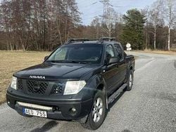 Grå Begagnad 2007 Nissan Navara Pickup | 60 000 kr (Marknadspris)