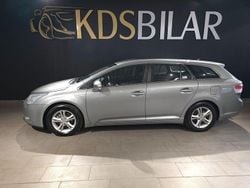 Ljusgrå Begagnad 2009 Toyota Avensis Business Edition Kombi | 59 900 kr (Marknadspris)