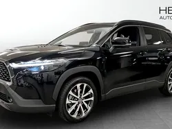 Svart (black) Begagnad 2024 Toyota Corolla Cross Executive SUV | 399 900 kr (Marknadspris)