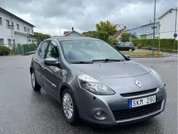 Grå Begagnad 2011 Renault Clio R.S. Halvkombi | 35 900 kr (Marknadspris)