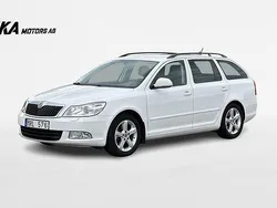 Vit Begagnad 2011 Skoda Octavia Kombi | 79 900 kr (Marknadspris)