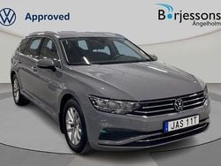 Grå Begagnad 2023 VW Passat Business Kombi | 289 000 kr (Marknadspris)