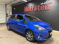 Blå Begagnad 2019 Toyota Yaris Hybrid Halvkombi | 189 900 kr (Marknadspris)