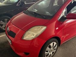 Röd Begagnad 2006 Toyota Yaris Halvkombi | 10 000 kr (Superpris)