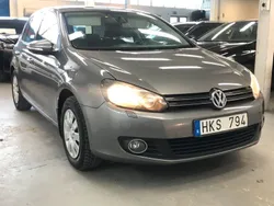 Grå Begagnad 2009 VW Golf Halvkombi | 64 900 kr (Marknadspris)