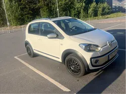 Vit Begagnad 2016 VW cross up! Halvkombi | 69 000 kr