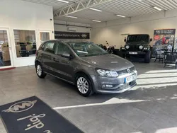 Mörkgrå Begagnad 2016 VW Polo Halvkombi | 119 900 kr (Marknadspris)