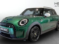Grön (green) Begagnad 2022 Mini Cooper SE Halvkombi | 208 700 kr (Bra pris)