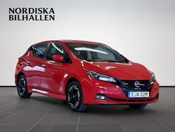 Röd Begagnad 2022 Nissan Leaf Halvkombi | 159 795 kr (Superpris)