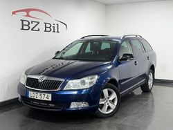 Mörkblå Begagnad 2010 Skoda Octavia Kombi | 39 900 kr
