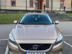 Brun Begagnad 2015 Volvo V40 Kinetic Kombi | 60 000 kr (Bra pris)