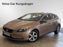Brun Begagnad 2015 Volvo V40 Momentum Kombi | 99 900 kr (Marknadspris)