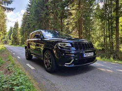Svart Begagnad 2014 Jeep Grand Cherokee SRT SUV | 375 000 kr