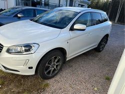 Vit Begagnad 2016 Volvo XC60 Ocean Race SUV | 190 000 kr (Marknadspris)