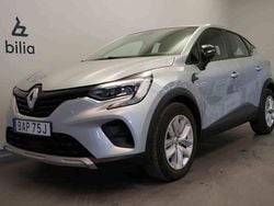 Grå Begagnad 2023 Renault Captur SUV | 219 500 kr (Marknadspris)