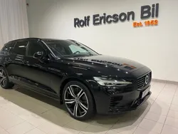 Svart Begagnad 2021 Volvo V60 R-Design Kombi | 389 500 kr (Marknadspris)