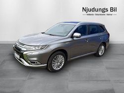 Grå Begagnad 2019 Mitsubishi Outlander P-HEV SUV | 249 900 kr (Marknadspris)