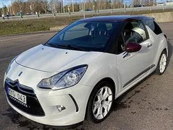 Vit Begagnad 2012 Citroën DS3 Halvkombi | 65 000 kr