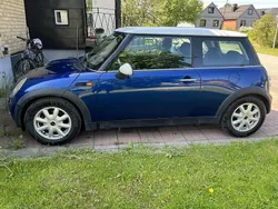 Blå Begagnad 2003 Mini Cooper Pepper Halvkombi | 27 000 kr (Marknadspris)