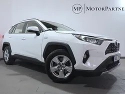 Vit Begagnad 2020 Toyota RAV4 Hybrid Active SUV | 259 900 kr (Bra pris)