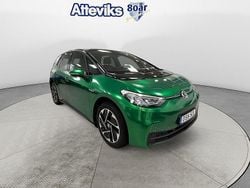 Blå Begagnad 2022 VW ID.3 Pro Performance Halvkombi | 269 500 kr (Marknadspris)
